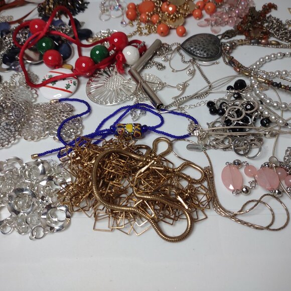 Lot Of Over 50 Necklaces - Picture 7 of 16